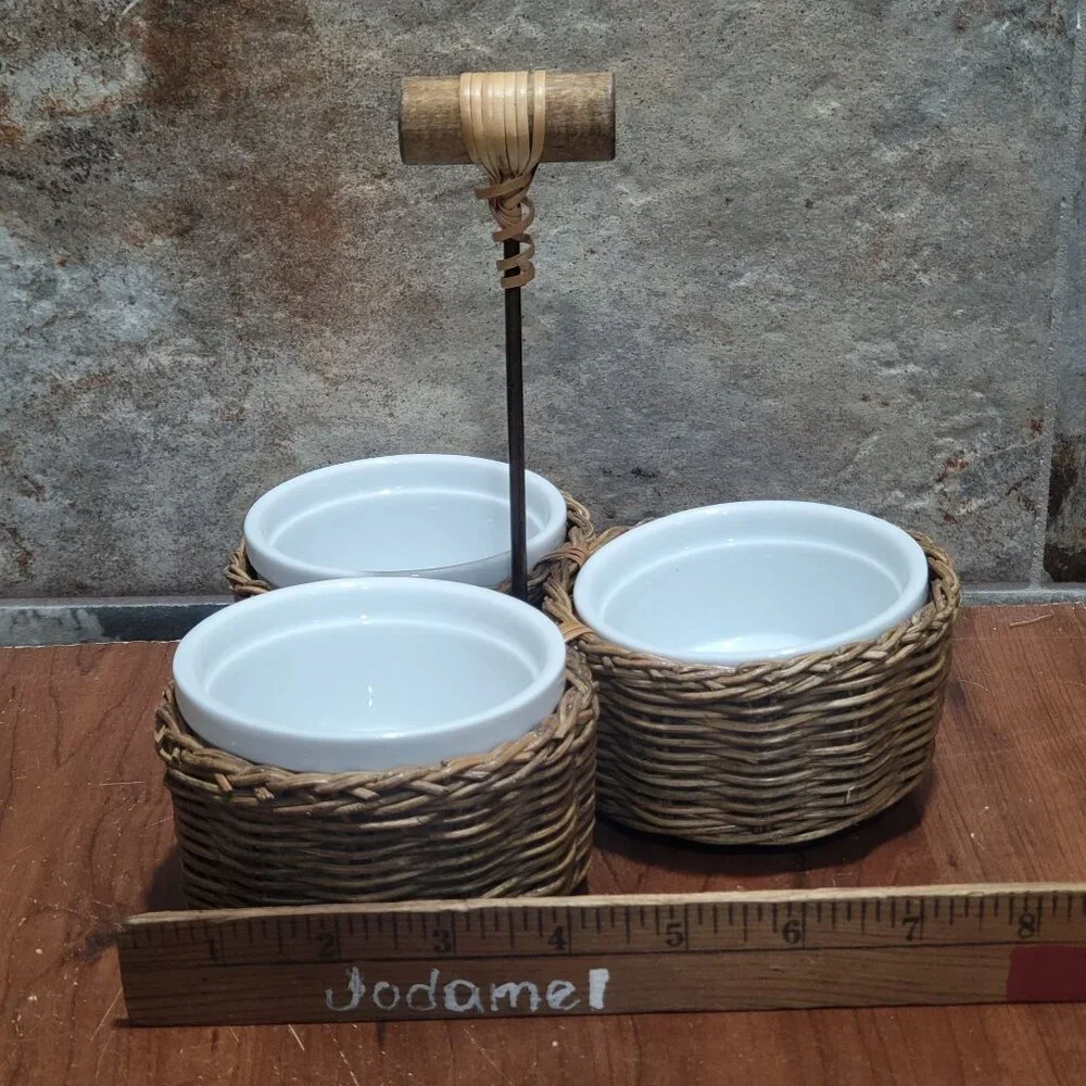 Woven Wicker Three Basket Condiment Sauce Basket 3 White Pier 1 Dipping Bowls